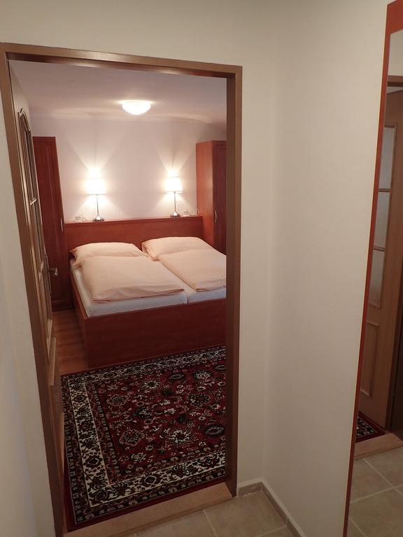 קרלובי וארי Apartments Paderewski מראה חיצוני תמונה